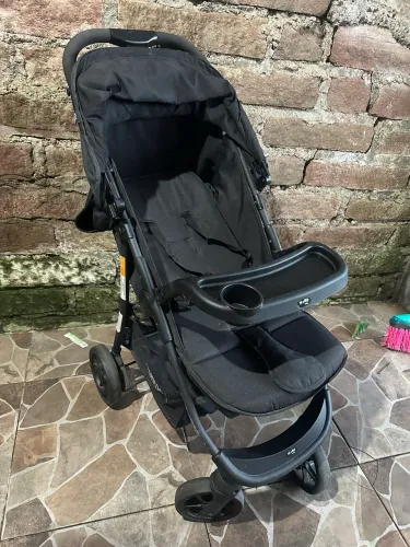 Vendo carrinho de bebê