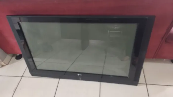 Televisão LG 42PC1RV de plasma de 42 polegadas acompanha controle
