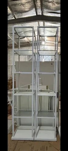 Torre vertical com vidros