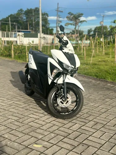 Vende Moto Modelo NEO 125 Yamaha<br>Ano 2017<br>Km rodados 13.000<br>Toda revisada <br>IPVA em dias