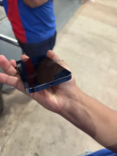 Vende se IPHONE 13 pro