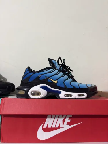 Air Max plus hyper blue