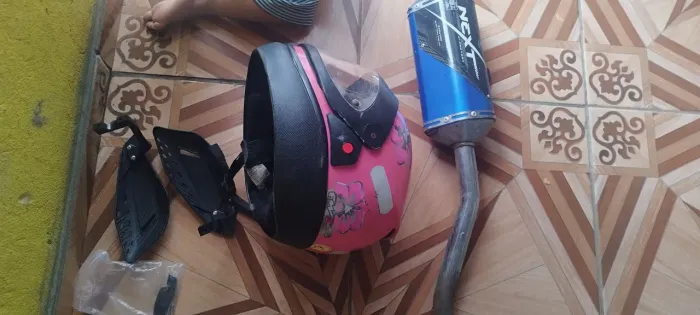 CAPACETE, PROTETOR,E SAÍDA ESPORTIVA 