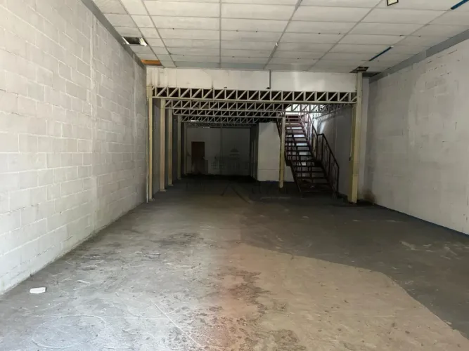 Galpão Comercial - Centro - 260m².