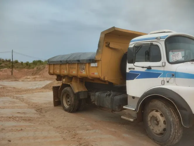 Vende-se caminhão toco 1316