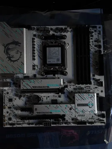 Placa Mãe MSI B850M Gaming PLUS WIFI, Chipset B850, AMD AM5, mATX, DDR5