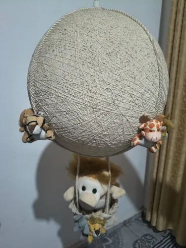 Vende se lustre balão quarto bebê