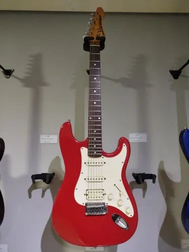 Guitarra Vantage Stratocaster raridade