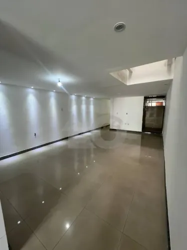 Casa Duplex de 190m² no bairro Santo Antônio com 5 Quartos, Quintal, 4 Garagens
