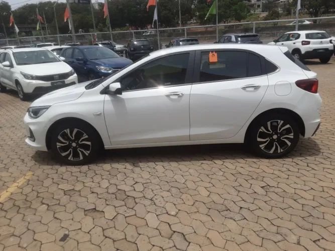 Chevrolet Onix Hatch Premier 1.0 12V TB Flex Aut. 4P 2024