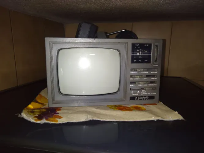 Tv com rádio.  Só rádio funcionando 