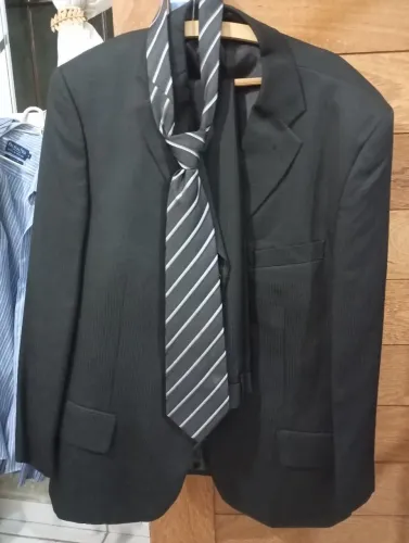 Terno completo com 3 camisas sociais