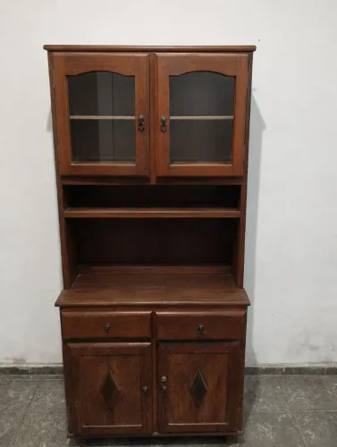 Cristaleira de madeira sucupira 