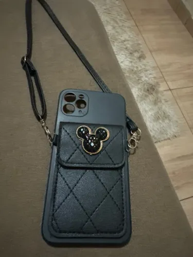 Vendo uma capa de celular com alça ifhone 14 promax