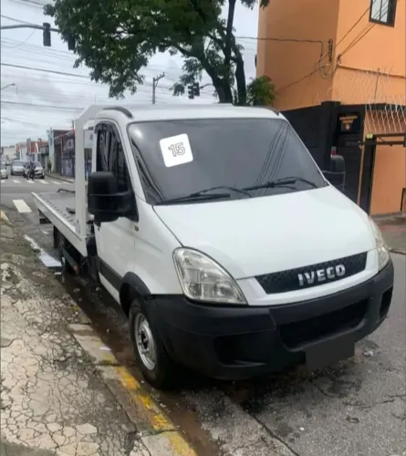 Iveco 35s14 guincho ano  2015