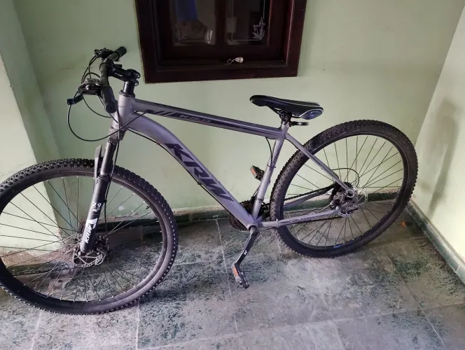 Bicicleta Aro 29 KRW, Freio a Disco, 21 Marchas, Semi nova