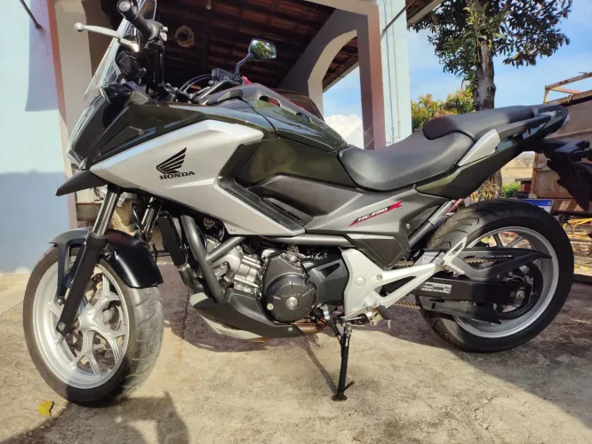 NC 750x modelo ABS 2018 muito nova