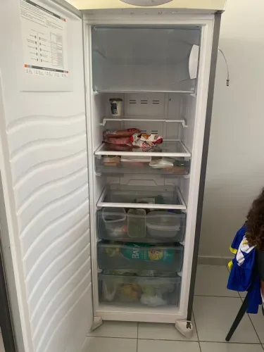 Freezer vertical e geladeira