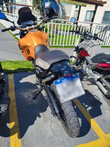 Ténéré 250 levemente customizada