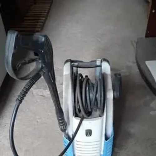 Lavadora de pressão entrego em Maringá Hidrolavdora Schulz 2000w 220v conservada funcionan