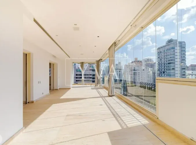 Luxuoso em frente a praça Pereira Coutinho na Vila Nova Conceição com 539 m² I 4 Suítes