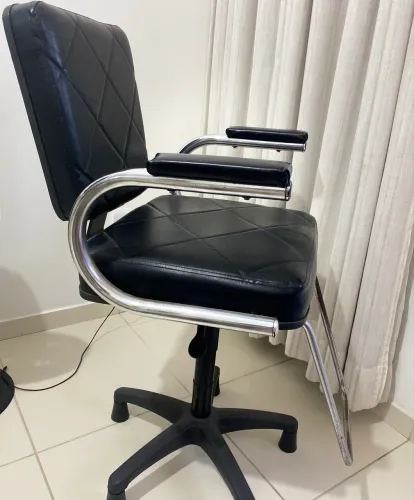Cadeira barbearia ótimo estado! 400$ wpp: 27- *