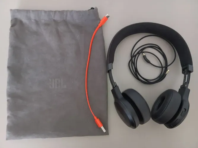 Fone Bluetooth JBL LIVE 675