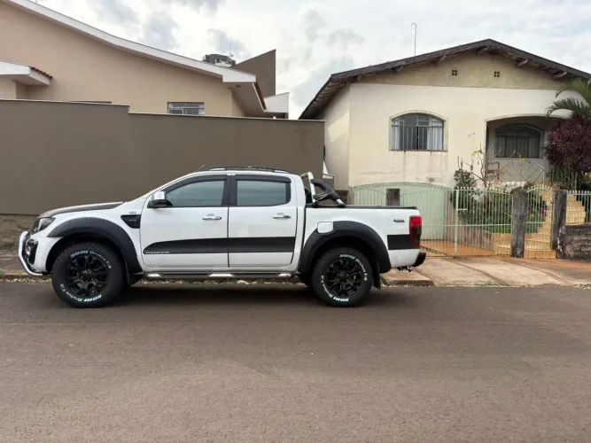 Ford Ranger XLS 2.5 16V 4X2 CD Flex 2015