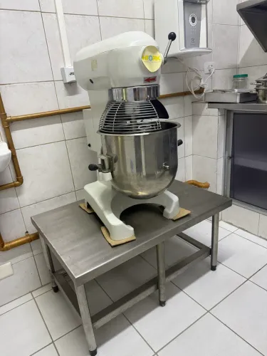 Batedeira Industrial HTork 18 litros