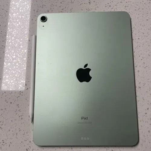 iPad Air 4 com caneta