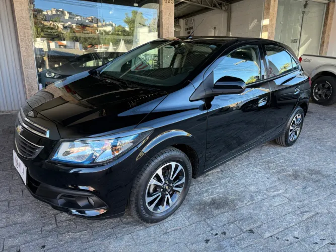 Chevrolet Onix Hatch LTZ 1.4 8V Flex Power Mec. 4P 2014