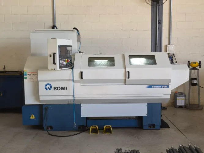 Torno CNC Romi Centur 30D