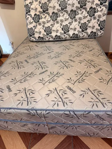 Cama e colchão