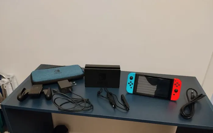 Nintendo Switch completo com case