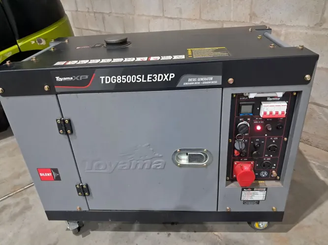 Gerador Toyama tgd8800 7.5Kva 220v trifásico 