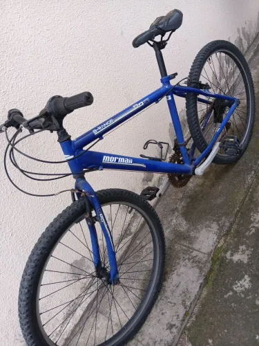 Bicicleta, aro 26.