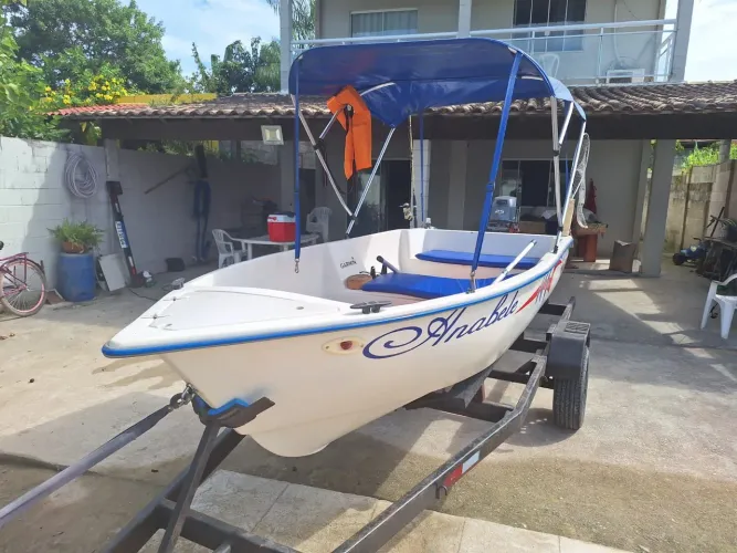 Barco com motor 25hp yamaha 2t