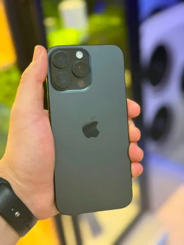 iPhone 16 Pro Max 256GB com 18 Meses de Garantia