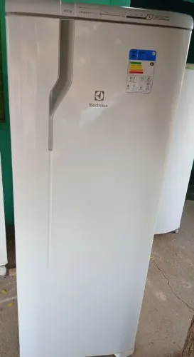 Vende-se geladeira
