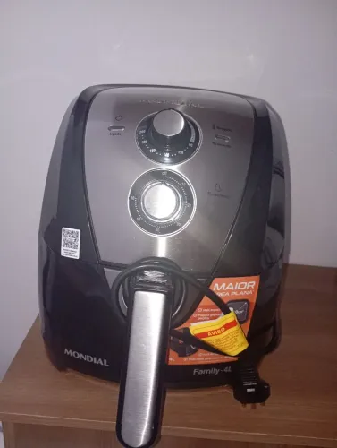 Fritadeira sem óleo Air Fryee 4 Litros Mondial