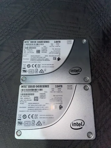 2 UNIDADES SSD INTEL 3.84TB 