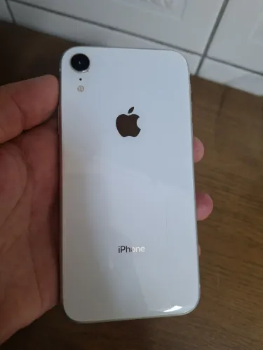 IPhone XR 64 GB 75% bateria original