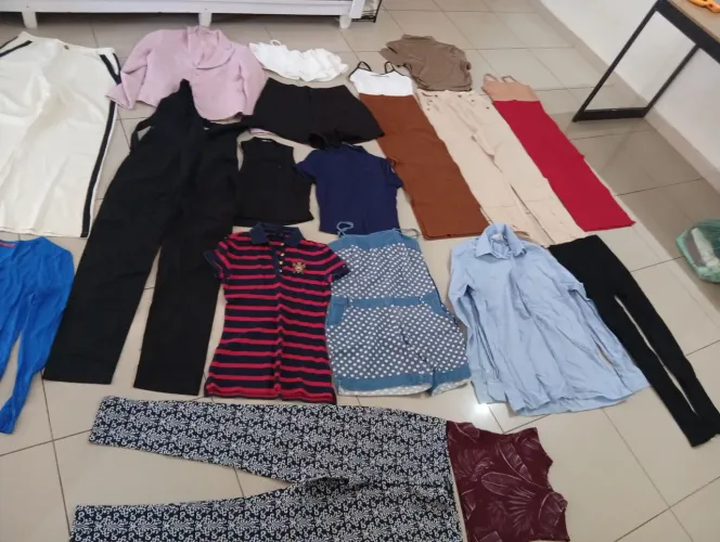 Lote de roupas femininas 25 peças 