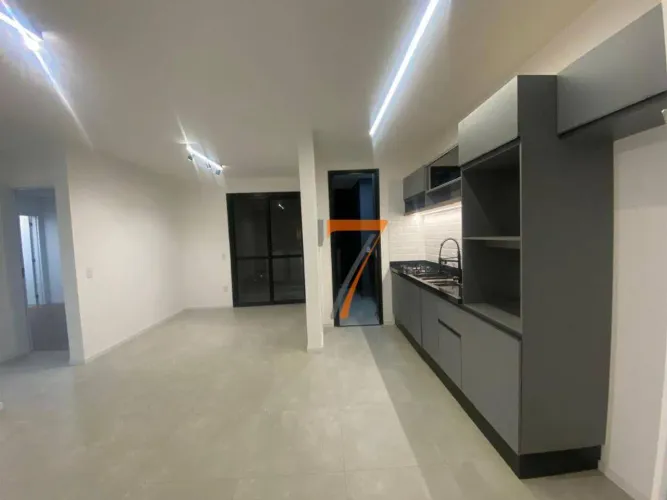 Apartamento com 2 dormitórios à venda, 65 m² por R$ 545.000 - Areias - São José/SC