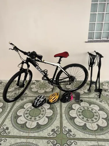 Vende-se bike Caloi Elite 20 + transbike e acessórios 
