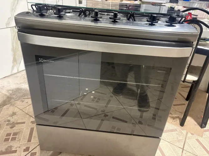 Vendo Fogão seminovo Eletrolux 5 bocas inox