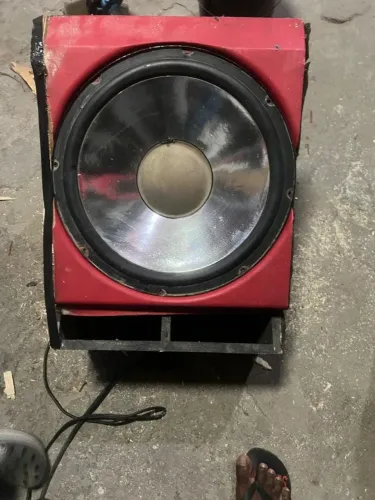 VENDO caixa com a boca de 15