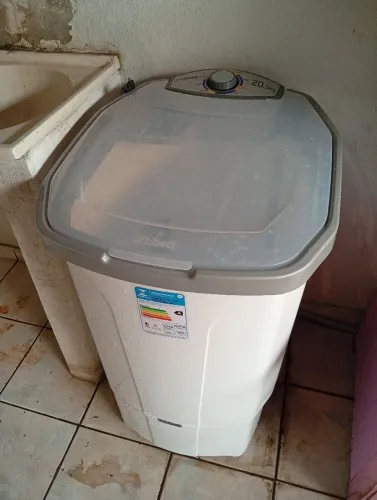 Vende-se tranquinho 20 kg estado novo, apenas 350,00.