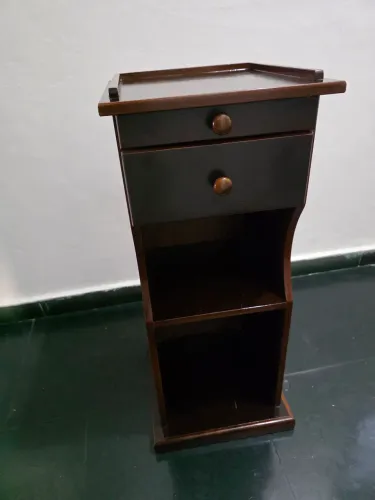 Mesa antiga para telefone....
