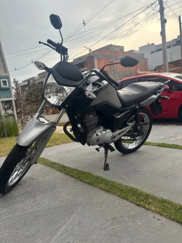 Vendo Moto 150 CG/FAN 2015 Único Dono